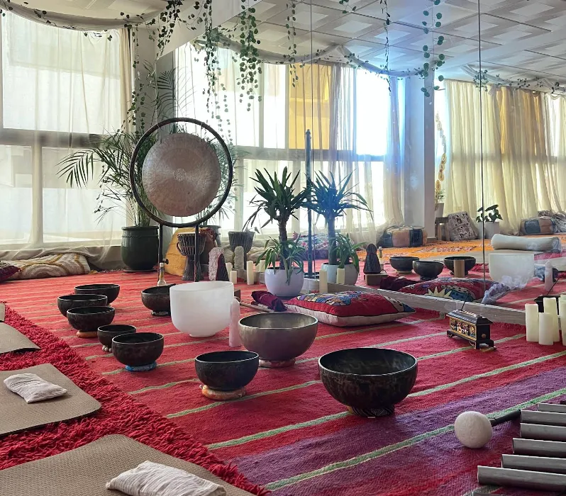 Vue intérieure du studio Niya Yoga à Agadir